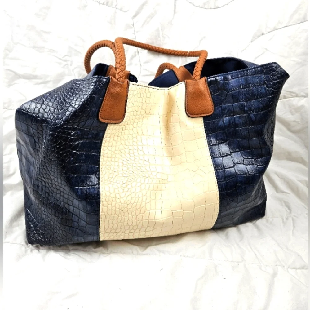 Faux leather tote bag - Picture 2 of 9